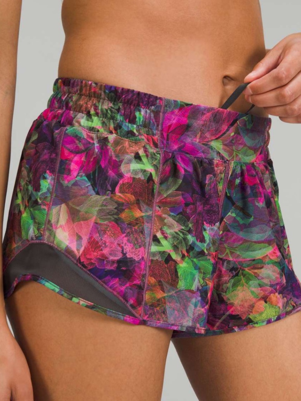 | Lululemon | Hotty Hot LR Short 2.5”